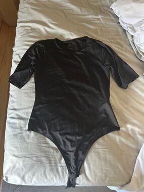 Black Short Sleeve Snap-Closure Bodysuit